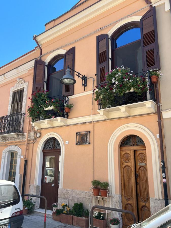 Trigu & Mangoni Acomodação com café da manhã Cagliari Exterior foto
